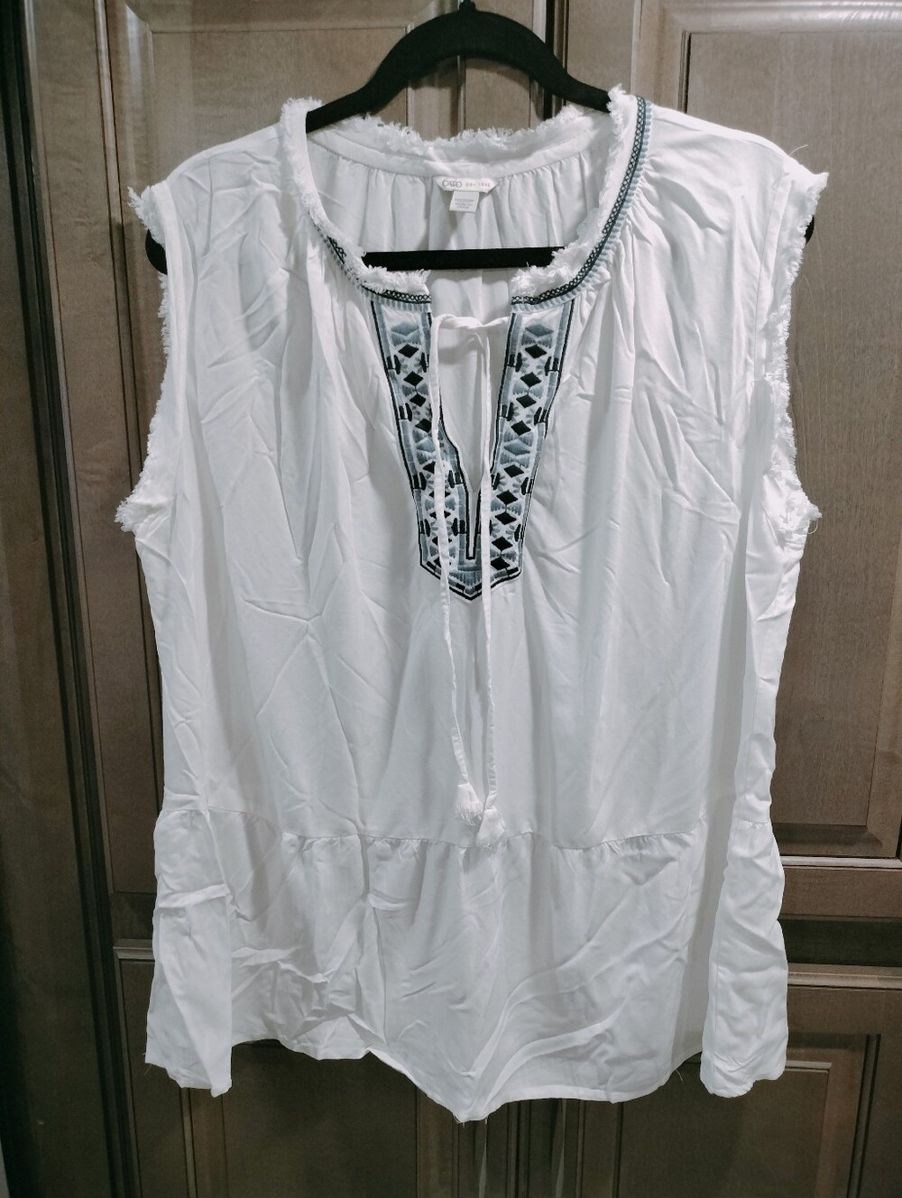 Cato Women’s White Embroidered Sleeveless Peasant Top
